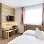 Gasthof-pension Wulfenia Konukevi 3*