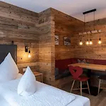 Konukevi Gasthof-pension Wulfenia 3*