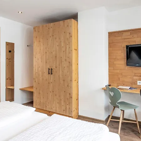 Gasthof-pension Wulfenia 3*