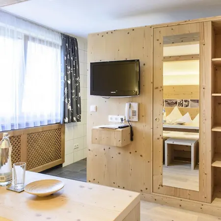 Gasthof-pension Wulfenia Guest house