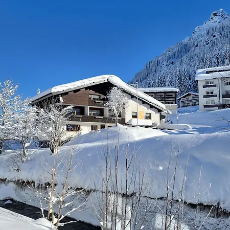 Gasthof-pension Wulfenia Guest house