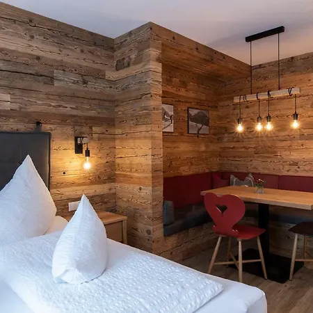 Gasthuis Gasthof-pension Wulfenia 3*